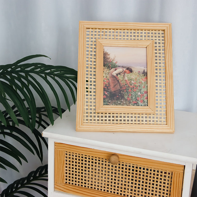 Artful picture frame in rattan design Kalsten