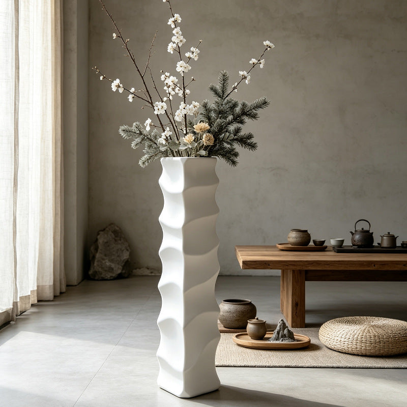 Decorative Slim Wave Vase Kalsten