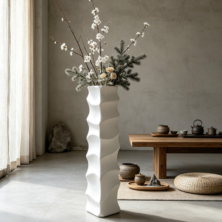 Decorative Slim Wave Vase Kalsten