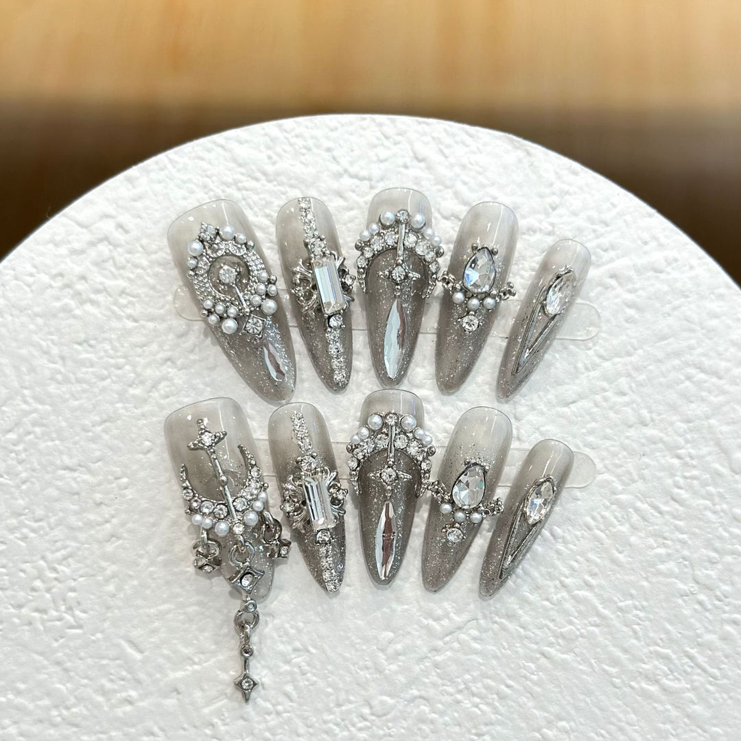 Luxurious Rhinestone-Embellished Press-On Nail Set