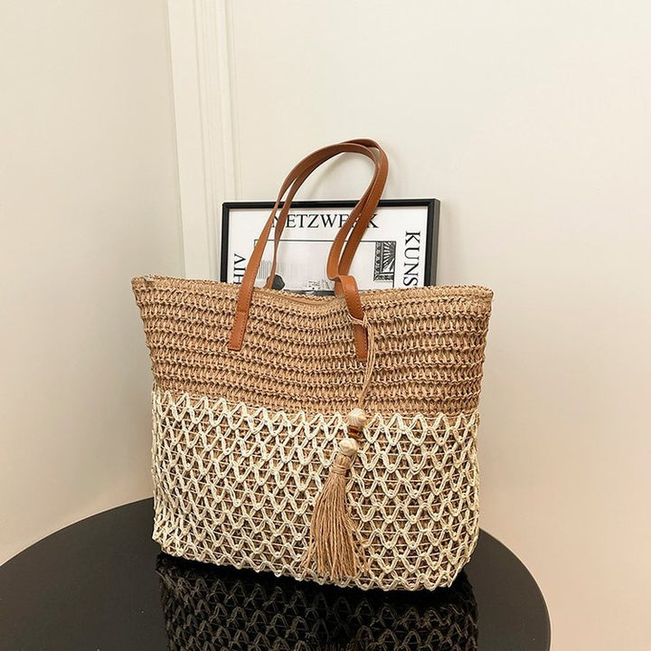 Elegant and Spacious Rattan Bag Kalsten
