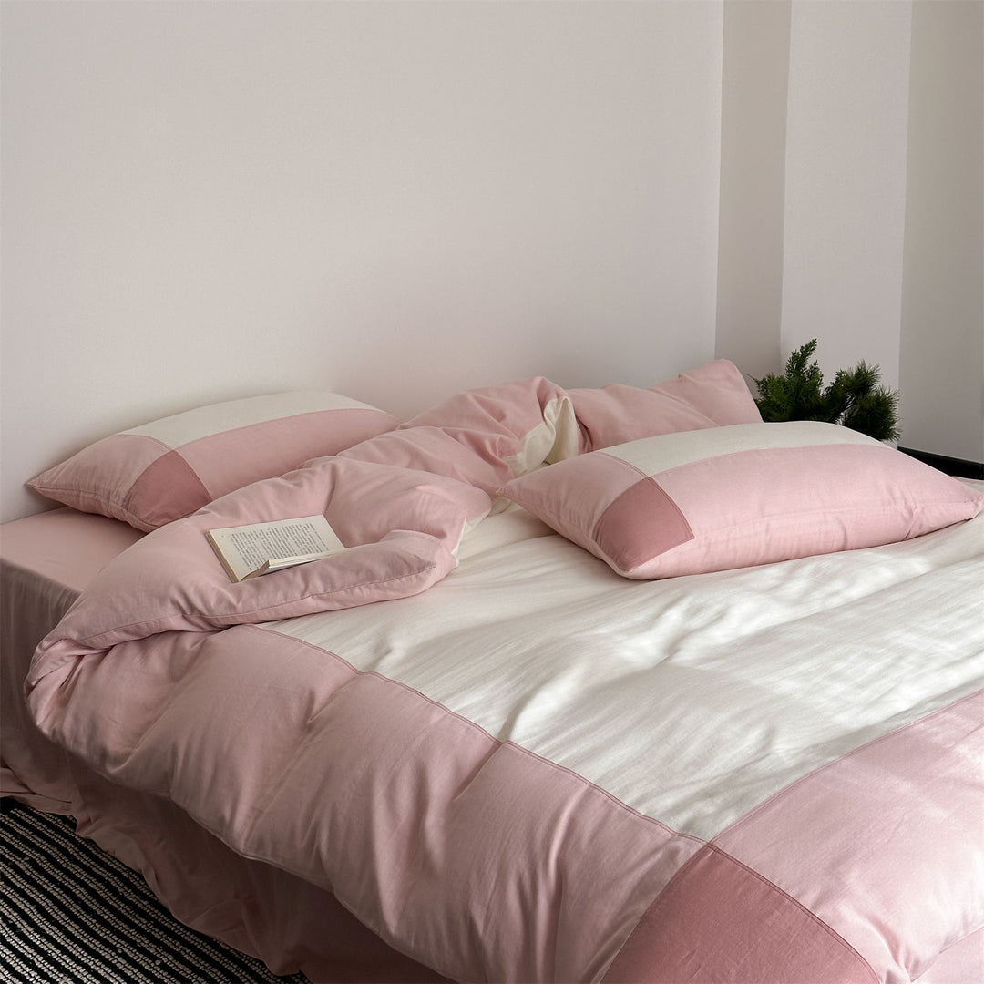 Duvet cover and pillowcase set made of cotton satin with quilted patchwork look and extra soft touch