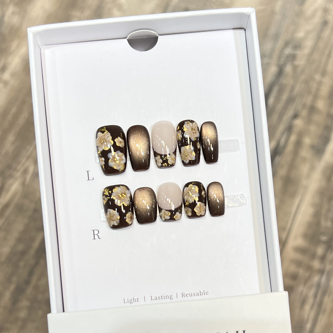 Artistic Floral-Embellished Press-On Nail Set Kalsten