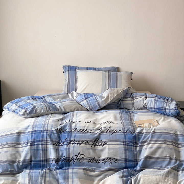 Checked cotton percale bed linen set with calligraphic script print