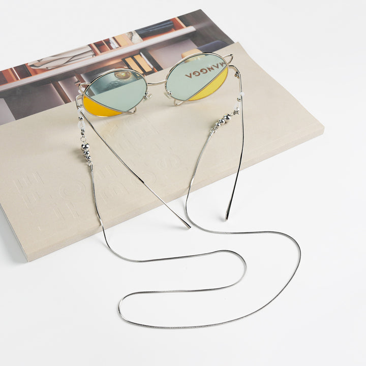 Sleek Metallic Eyewear Chain kalsten
