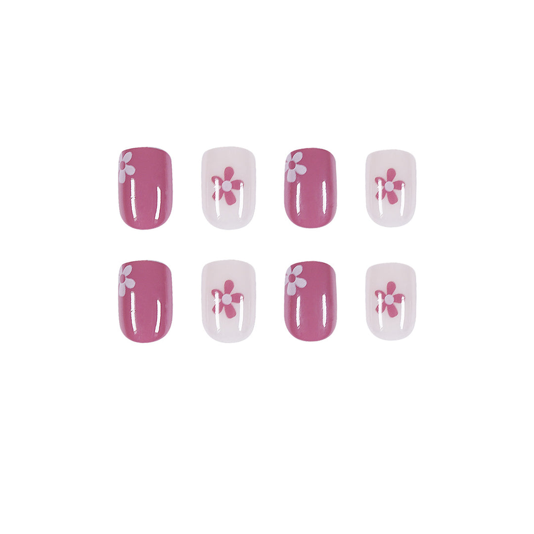 Artful Nail Art with Floral Elements Kalsten