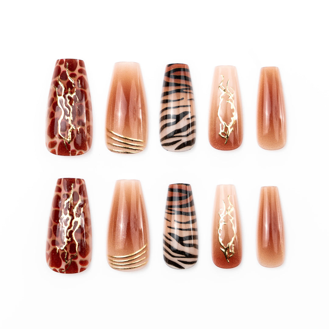 Artistic Luxury Themed Press-On Nail Set