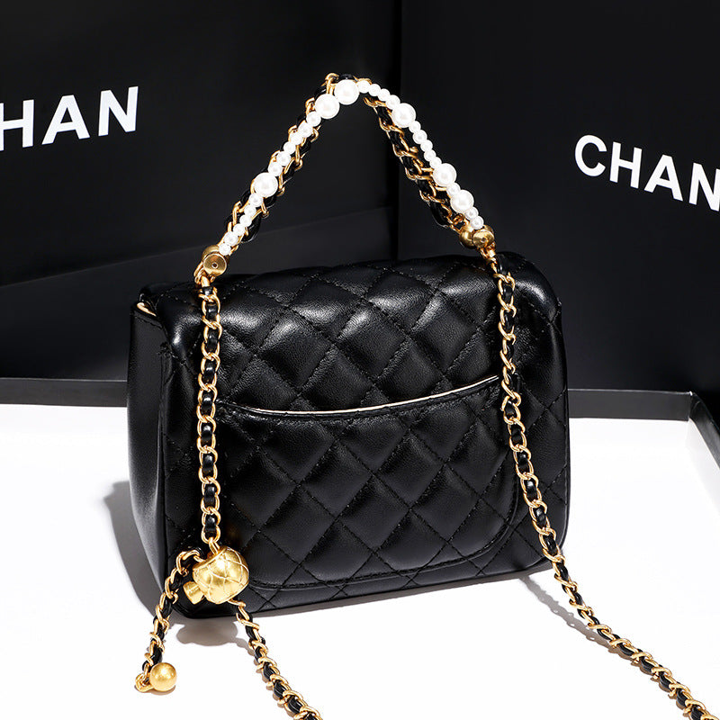 Elegant Quilted Chain Crossbody Handbag  1791995442