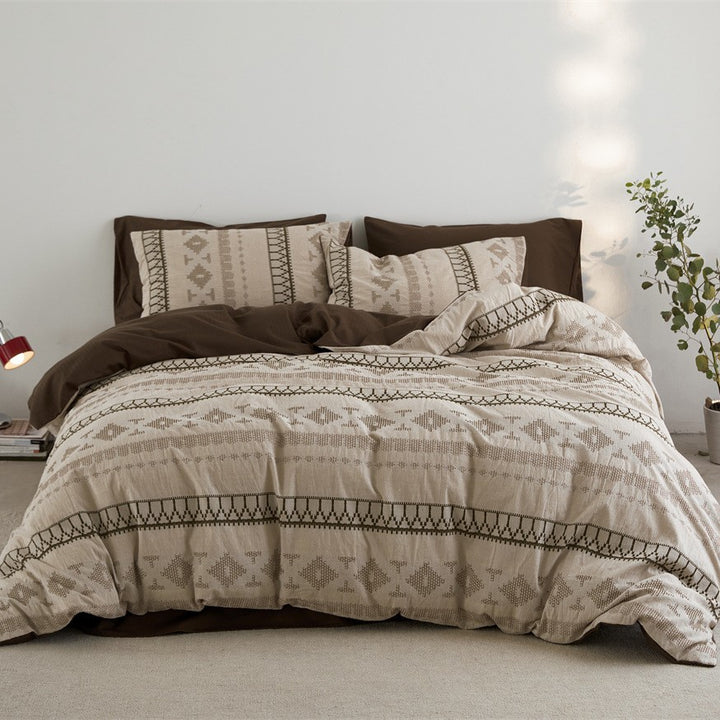 Bedding set made of cotton blend fabric with woven ethnic motif and reversible design