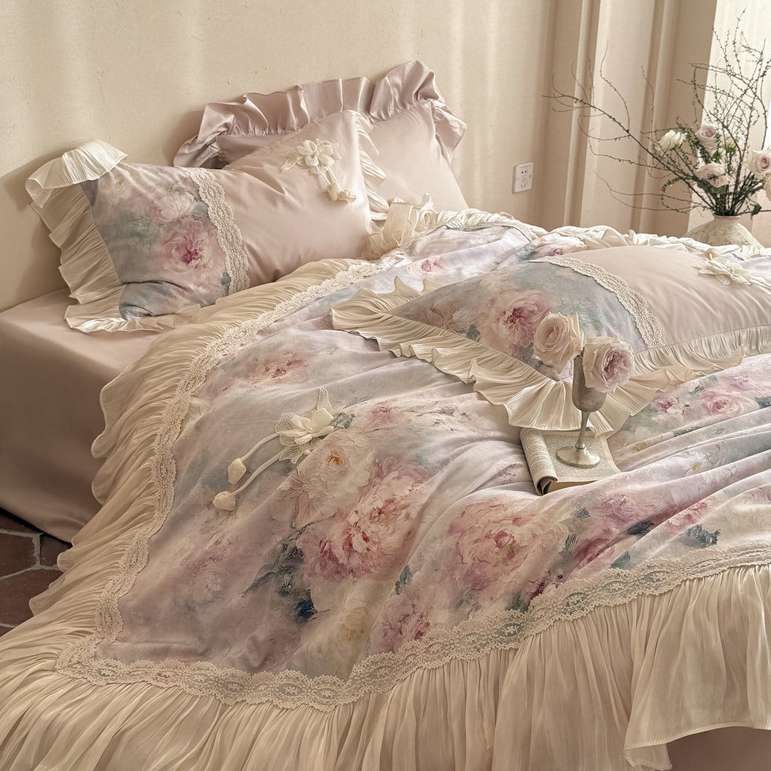 Satin bedding set with floral print, ruffles and lace trim