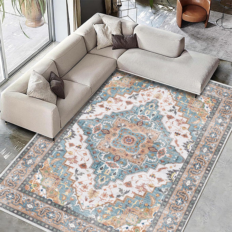 Vintage-Inspired Area Rug Kalsten