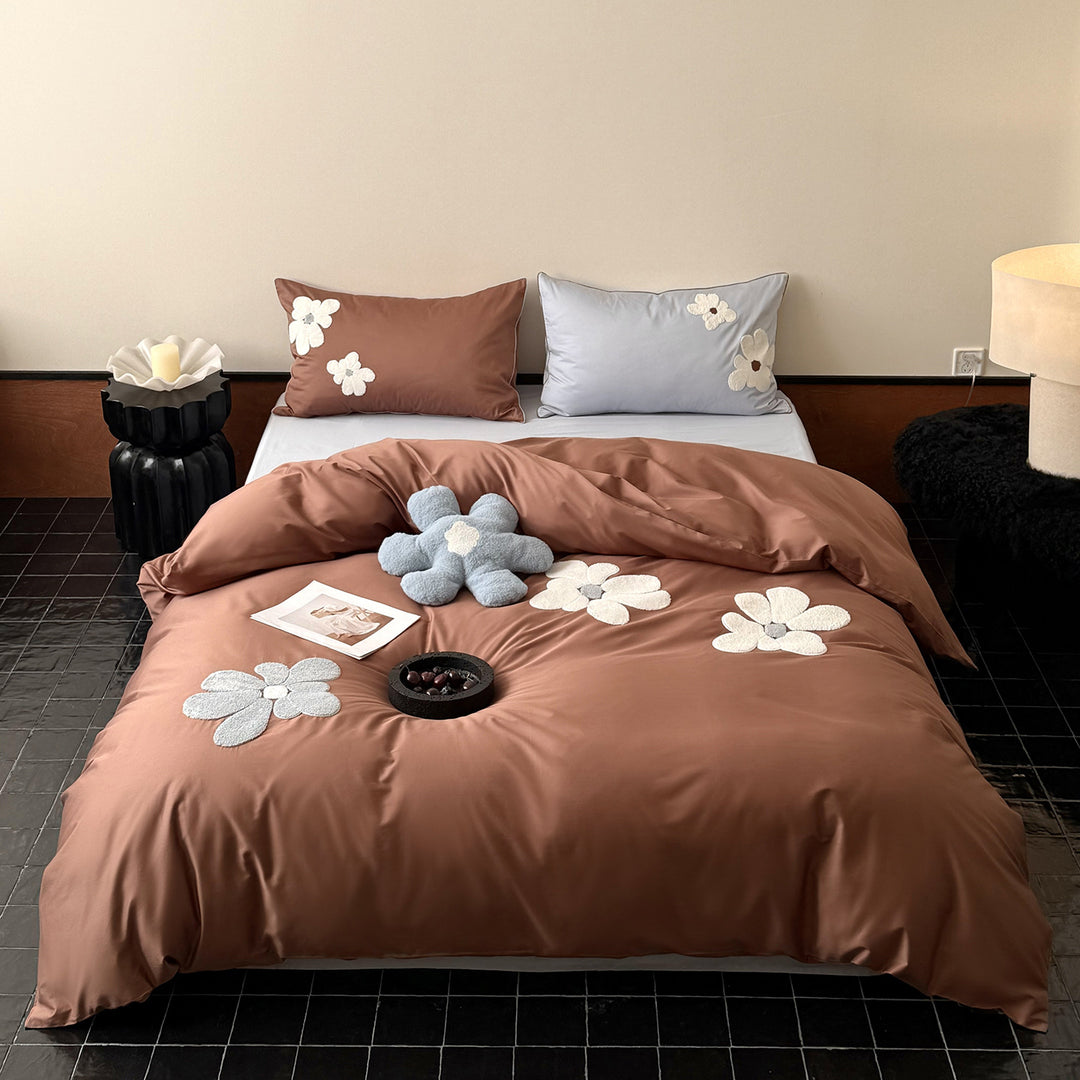 Bedding set made of cotton satin with 3D chenille flower appliqué