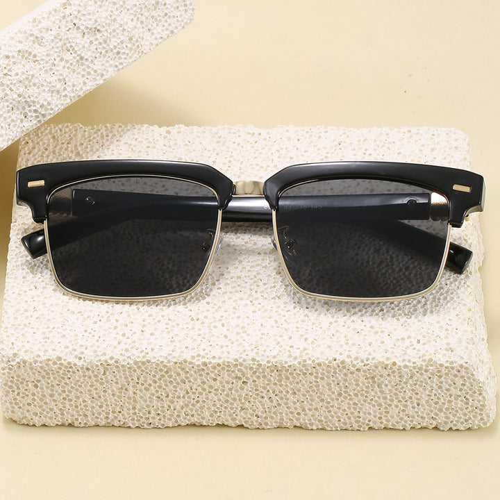 Fashion sunglasses with square frame and stylish design Kalsten