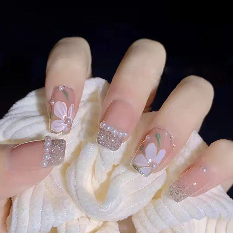 Floral Accent Nail Art Design