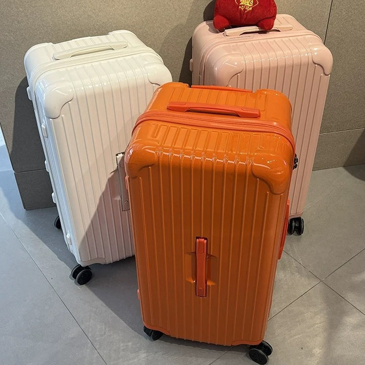 Smart Charging Rolling Suitcase Kalsten