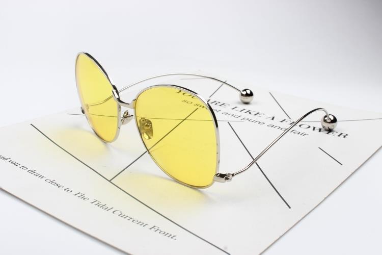 Fashionable Sunglasses in Futuristic Design Kalsten
