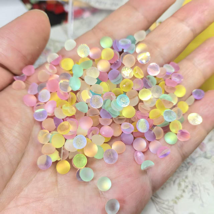 Shimmering decorative beads Kalsten