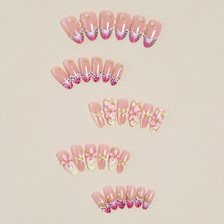 Artful artificial nails with delicate flower patterns Kalsten