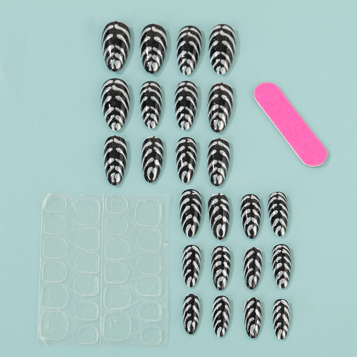 Stylish striped pattern artificial nails Kalsten