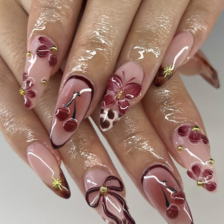 Artful nail art with floral accents Kalsten