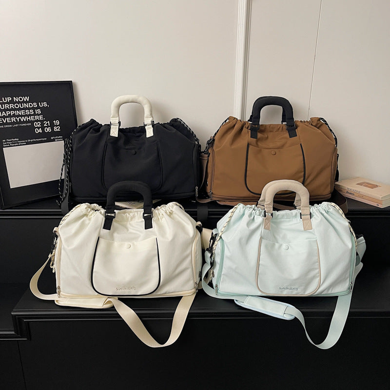 Sporty Carrying Bag with Innovative Cuff Design Kalsten
