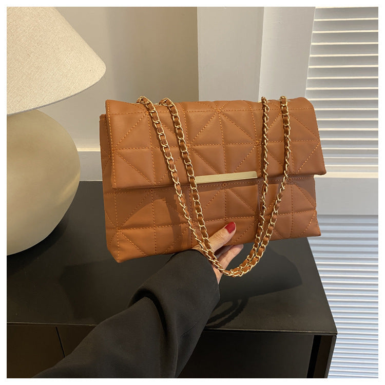 Elegant Quilted Handheld Bag