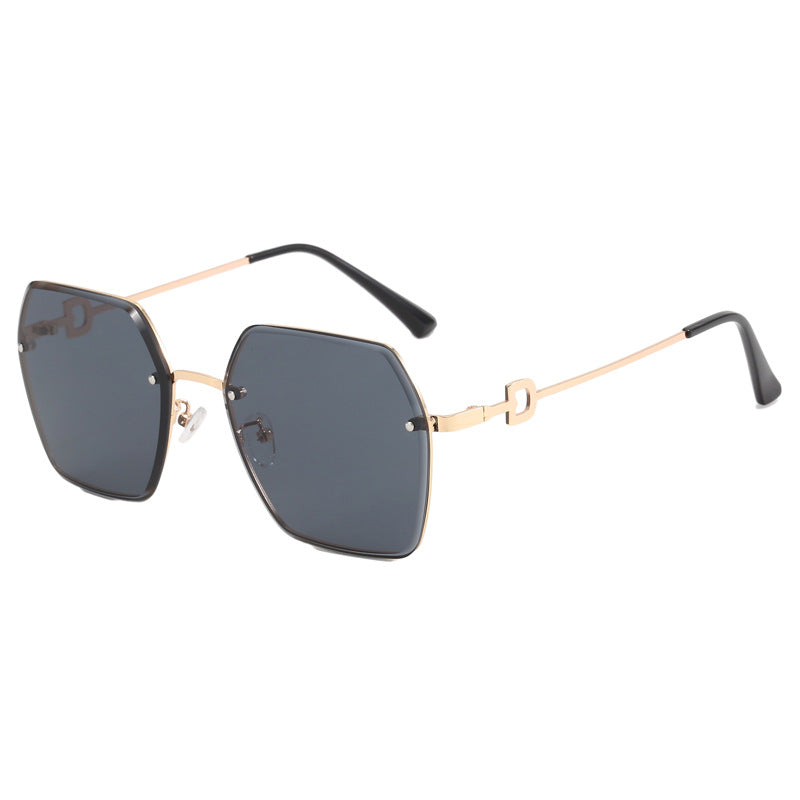 Women's extravagant and modern sunglasses in an unusual design Kalsten
