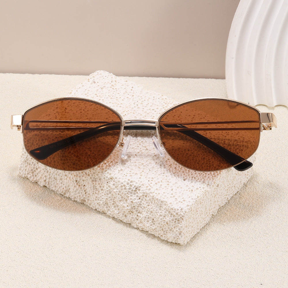 Fashionable glasses with elegant, oval shape Kalsten