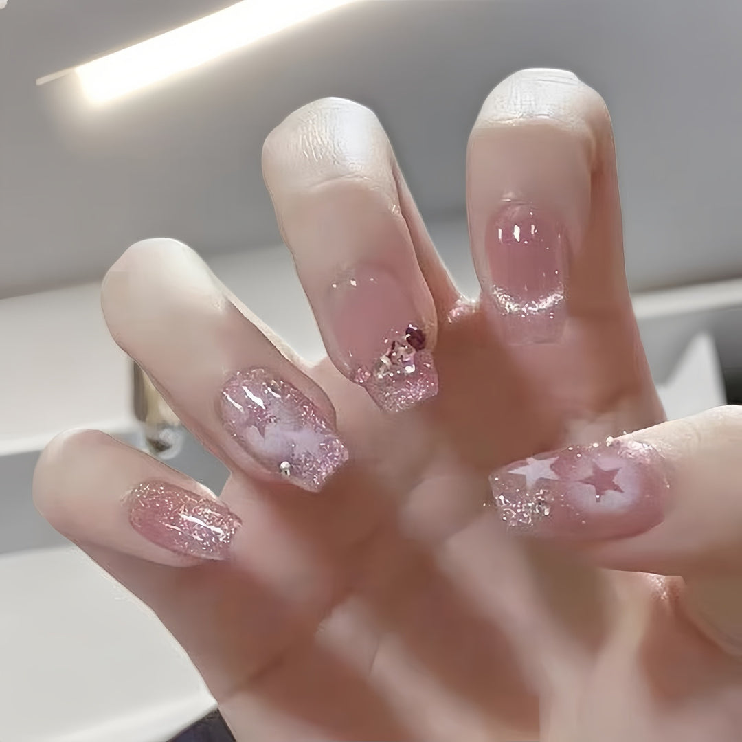 Artificial nails with sweet animal motif and elegant French tip Kalsten