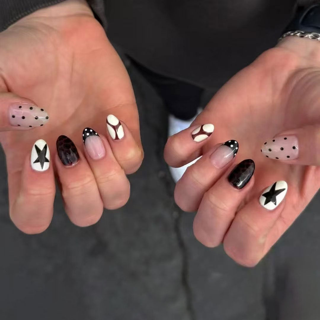 Artistic Nail Art Kit with Geometric Patterns