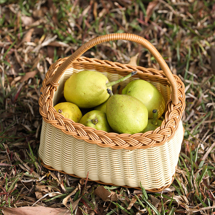 Unisex basket with ergonomic handle and natural basket weave Kalsten