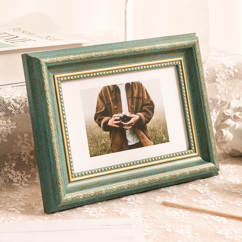 Vintage-Inspired Ornate Photo Frame