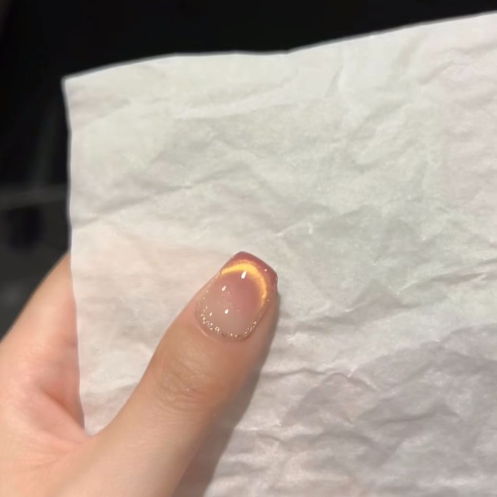 Gradient Glossy Nail Extensions