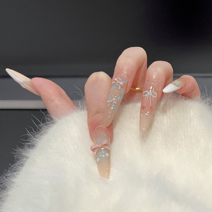 Elaborate Decorative Press-On Nail Art Set Kalsten