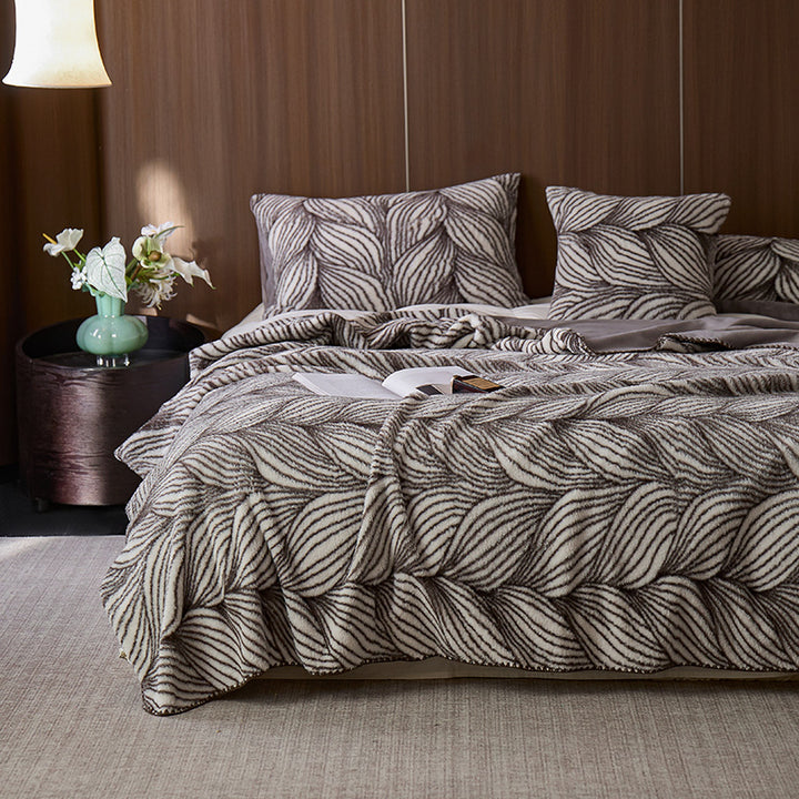 Decorative Flannel Bedspread Kalsten