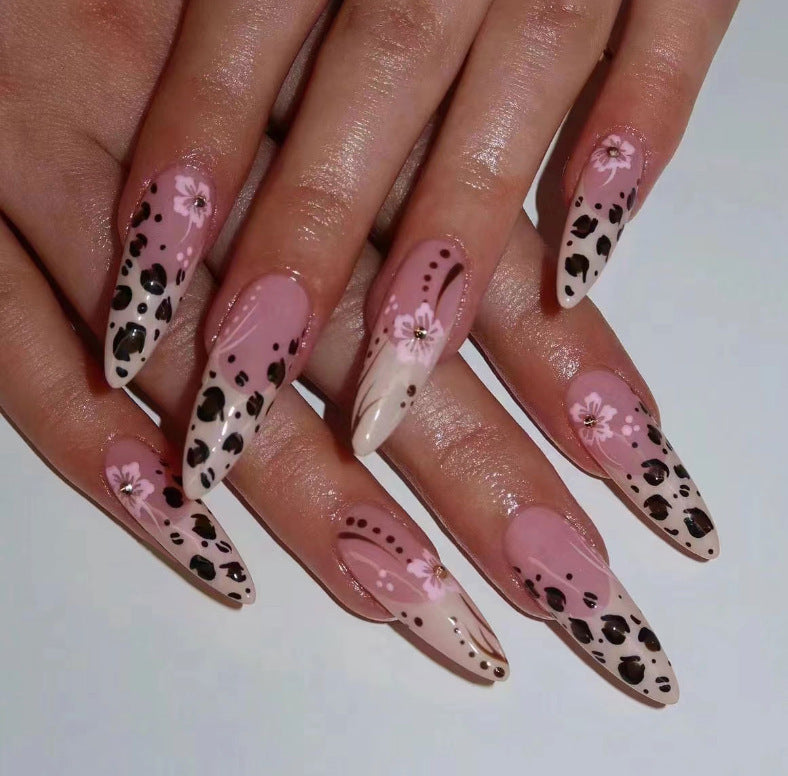 Designer Nail Art Kalsten