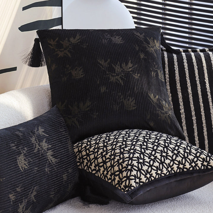 Square decorative cushion made of velvet with relief longitudinal stripes and fringe tassel Kalsten