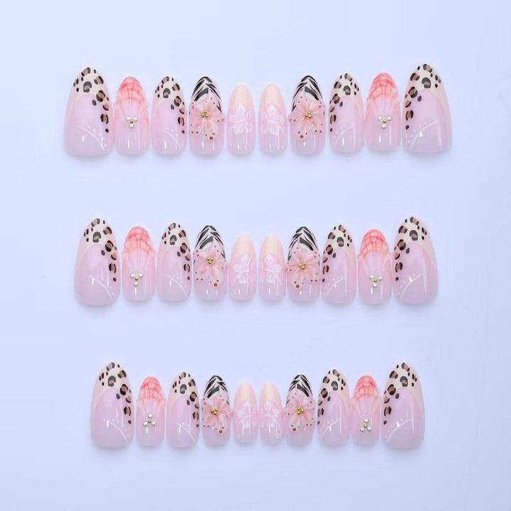 Trendy Artistic Press-On Nail Set