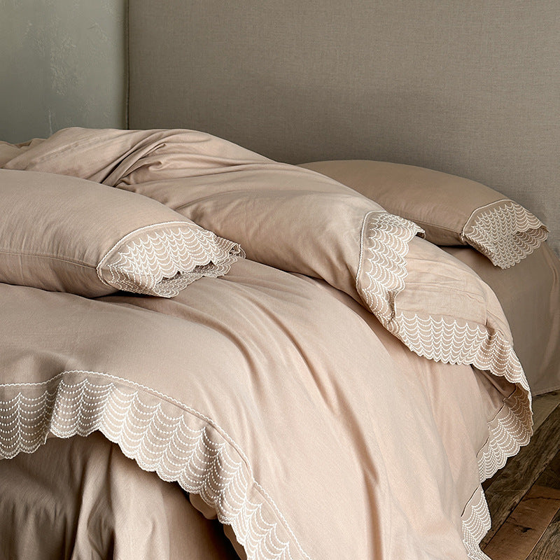luxurious cotton satin bedding set with delicate lace border