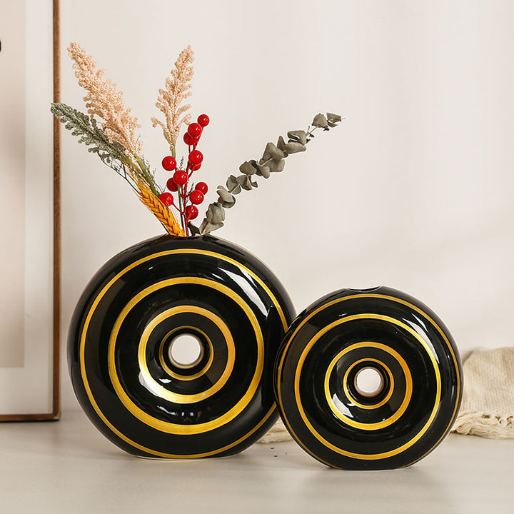 Modern and stylish ceramic vase Kalsten