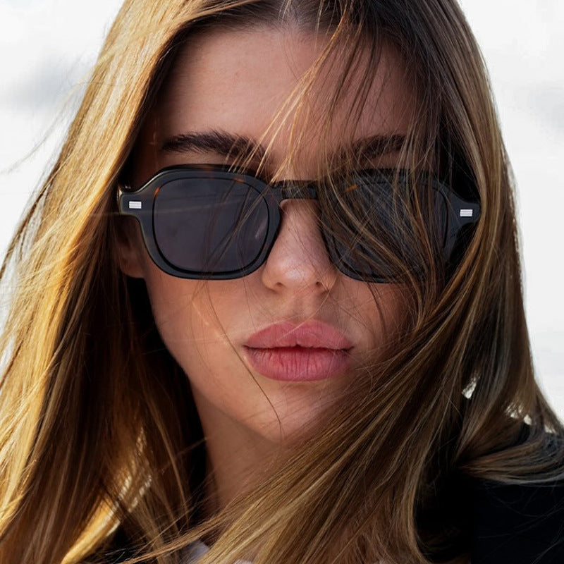 Women's fashionable square sunglasses with robust design Kalsten