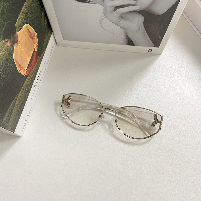 Fashionable Cat-Eye Sunglasses with Golden Frame Kalsten
