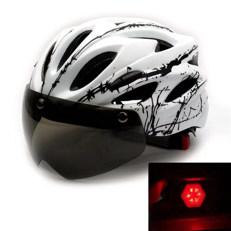 Bicycle helmet with integrated sun visor and optimal ventilation Kalsten