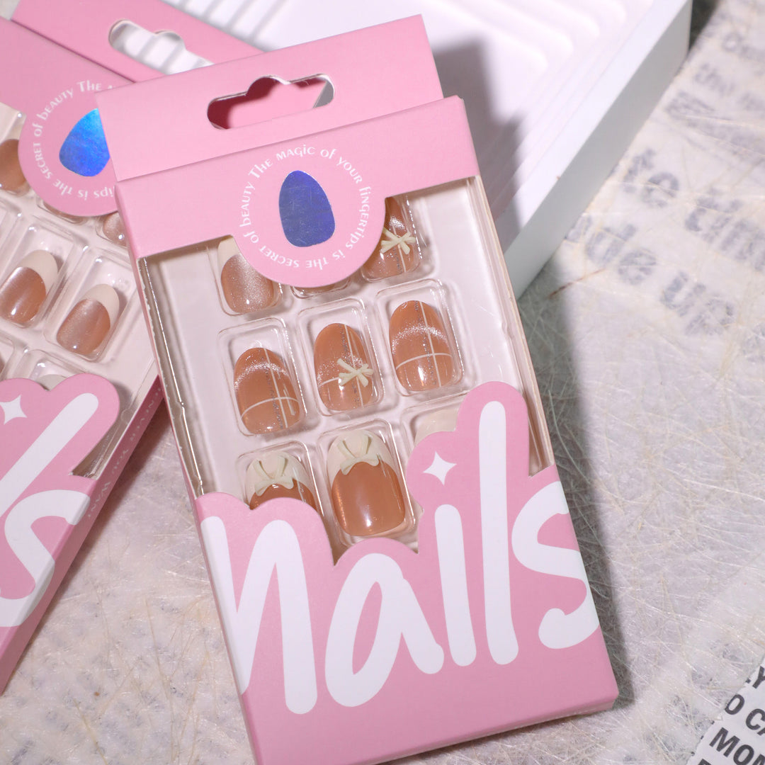 Elegant Artificial Nail Art with Delicate Floral Designs Kalsten