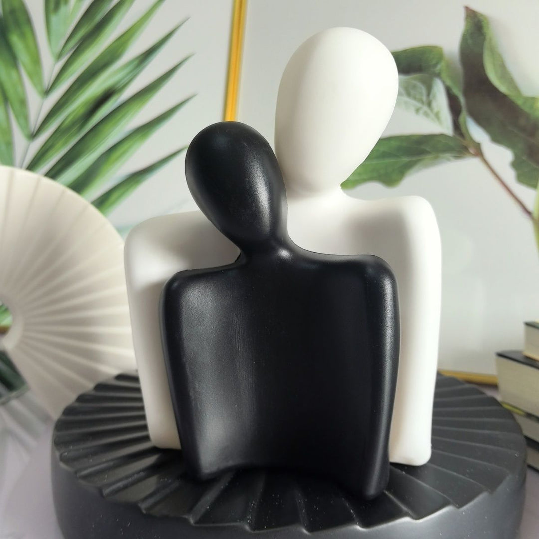 Artistic Dual Figure Decoration Kalsten