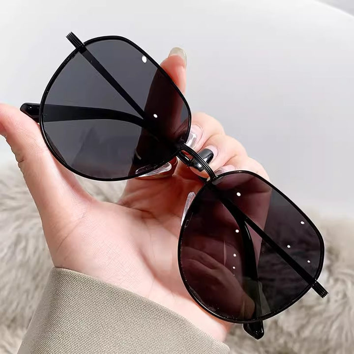 Ladies cat-eye sunglasses with elegant metal frame Kalsten