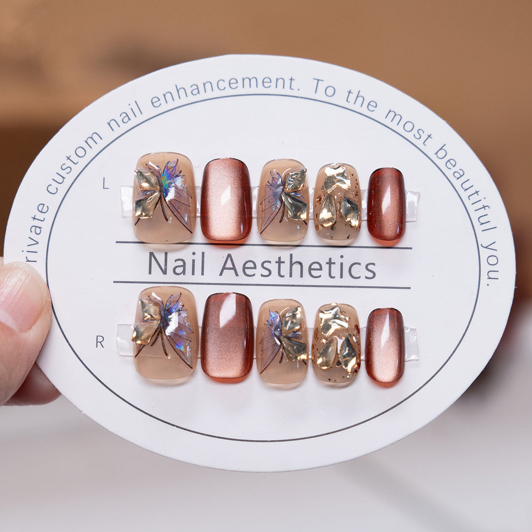 Decorative Press-On Nail Art Set with Floral and Metallic Accents