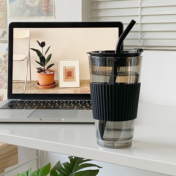 Women's multifunctional drinking cups with integrated silicone cover and hygienic lid Kalsten