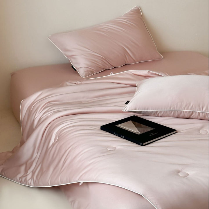 Elegant quilted satin bedspread set with piping and decorative buttons Kalsten