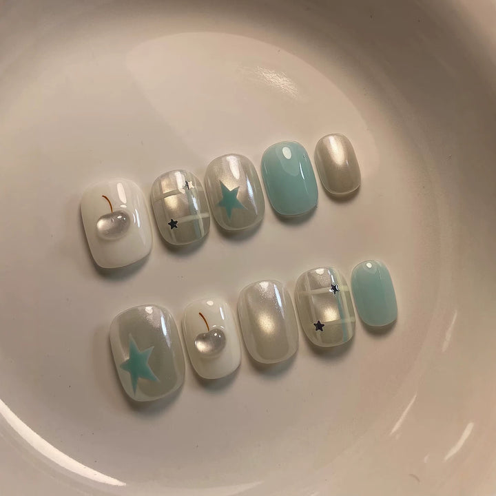 Artistic Themed Press-On Nail Set